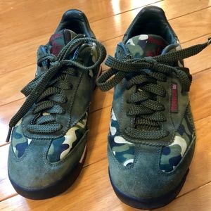 Camo Reebok tennis shoes
